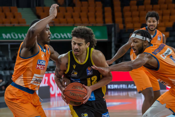 们努力拼搏 们努力拼搏