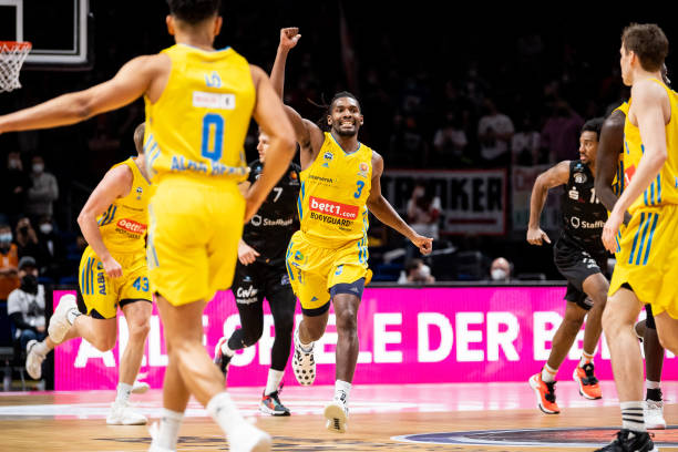 择以稳健的 择以稳健的